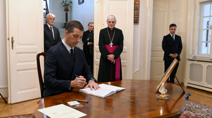 Ministarstvo spoljnih poslova: Đurić se upisao u knjigu žalosti povodom smrti pape Franje