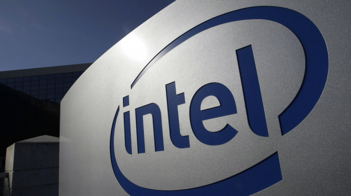 Akcije kompanije Intel u padu nakon što je Tramp zatražio ostavku izvršnog direktora