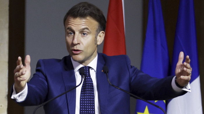 Makron: Ne želimo da započnemo Treći svetski rat, spreman sam da razgovaram s Putinom