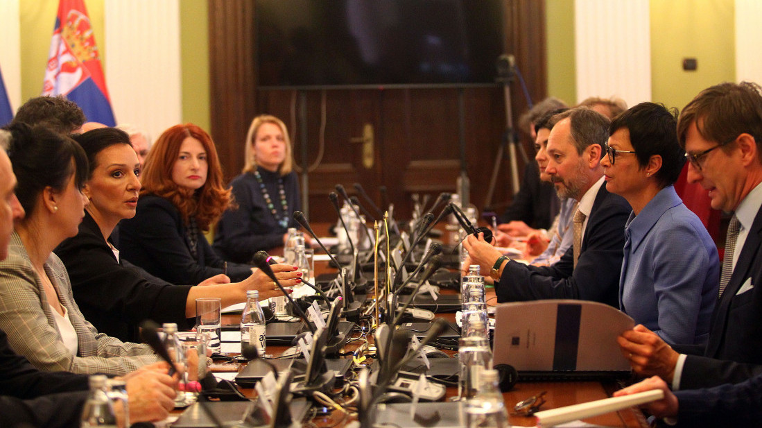 Drugi dan posete Marte Kos Srbiji: Komesarka sa predstavnicima opozicije o medijima i odnosima vlade i univerziteta