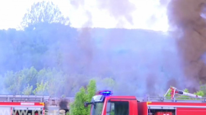 Požar kod železničke stanice Topčider, gore napušteni vagoni