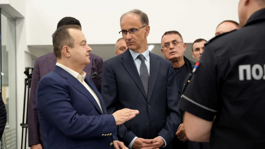 Macut sa Dačićem obišao Komandno - operativni centar MUP-a