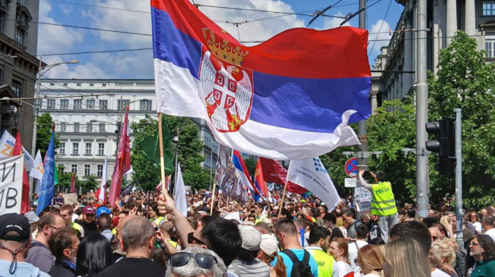 Pitanje vanrednih izbora ponovo aktuelno: Da li je to obrt koji bi mogao da stavi tačku na višemesečnu političku krizu?