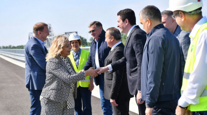 Sofronijević obišla deonicu Kuzmin-Sremska Rača: Srbija nema opciju da stane