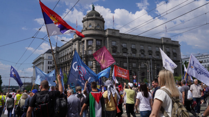 MUP: Na današnjem skupu ispred Vlade Srbije 6.200 učesnika