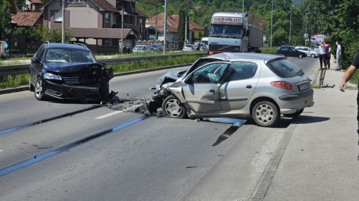 Sudar automobila na obilaznici oko Čačka: Povređene četiri osobe, među njima i dete