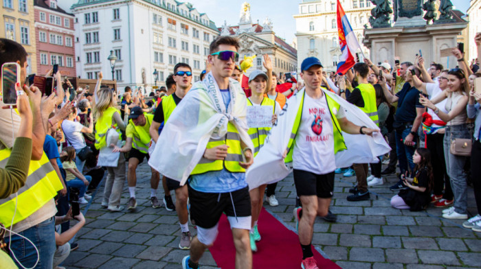Studenti maratonci stigli u Ulm: Plan da 12. maja stignu u Brisel kako bi Evropskom parlamentu predali pismo