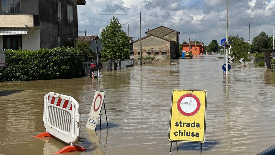 Poplave i klizišta u Lombardiji: Evakuisano 50 ljudi, saobraćaj obustavljen, oštećene stambene zgrade i fabrike