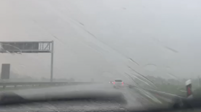 Jako nevreme pogodilo Istru, poplavljene ulice u Medulinu