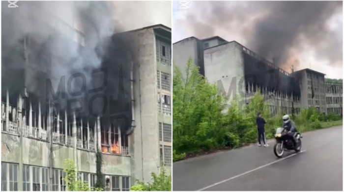 Požar u Ripnju: Gori napušteni objekat fabrike, na terenu 21 vatrogasac (VIDEO)