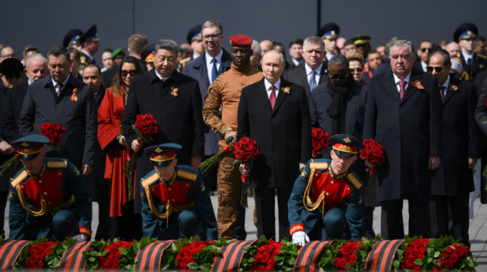 Putin i strani lideri položili cveće na Grob neznanog junaka