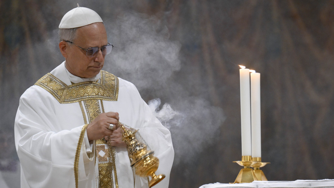 Papa Lav XIV upozorio na veštačku inteligenciju kao izazov za čovečanstvo: Odluku treba da donosi čovek a ne mašina