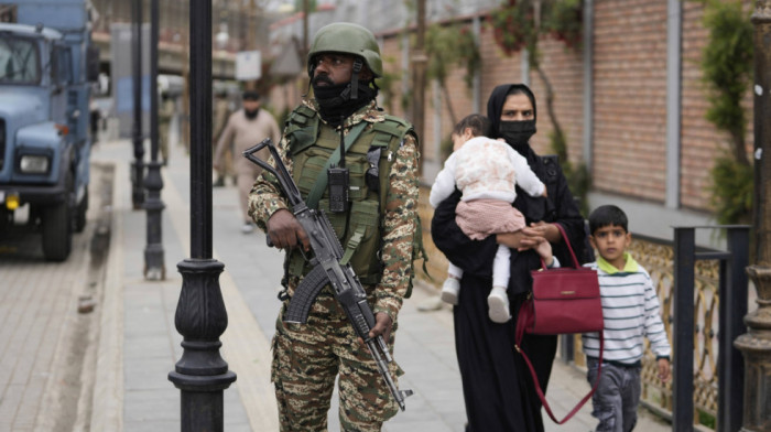 Indija i Pakistan razmenili optužbe za kršenje prekida vatre