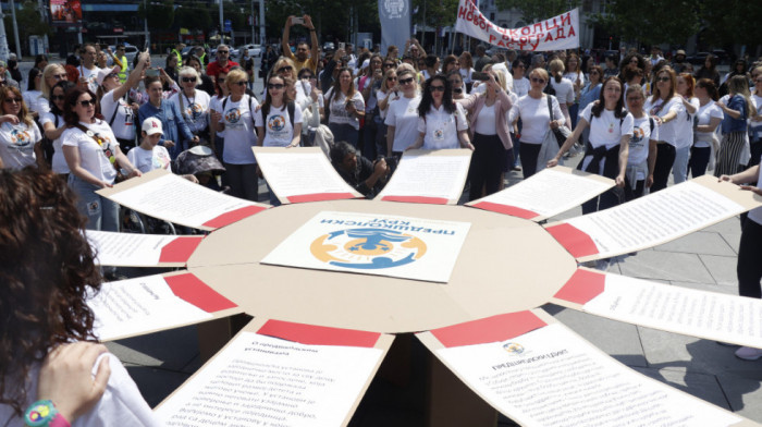 Završen protest zaposlenih u predškolskim ustanovama i studenata u blokadi (FOTO)