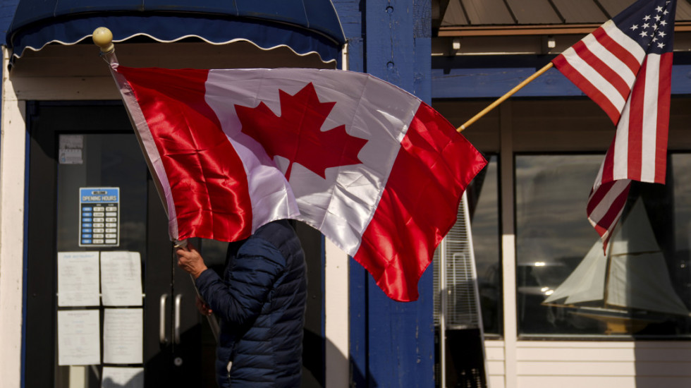 Politico: Prema podacima ankete, u Kanadi i Evropi opada poverenje u SAD, raste uloga Kine