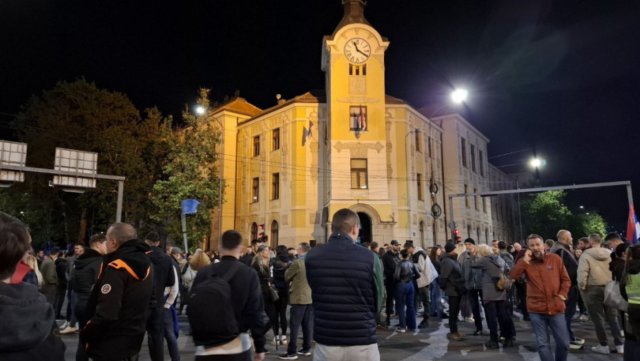 Studenti u Nišu blokirali zgradu Osnovnog suda, osudili su odluku o produženju pritvora novosadskim aktivistima