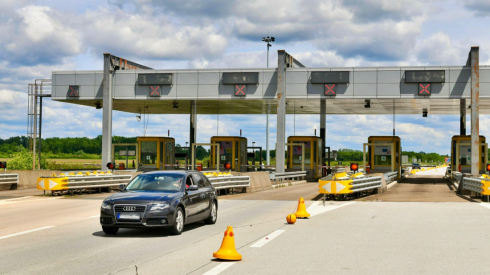 AMSS: Bez zadržavanja na naplatnim rampama i na putničkim terminalima na granicama