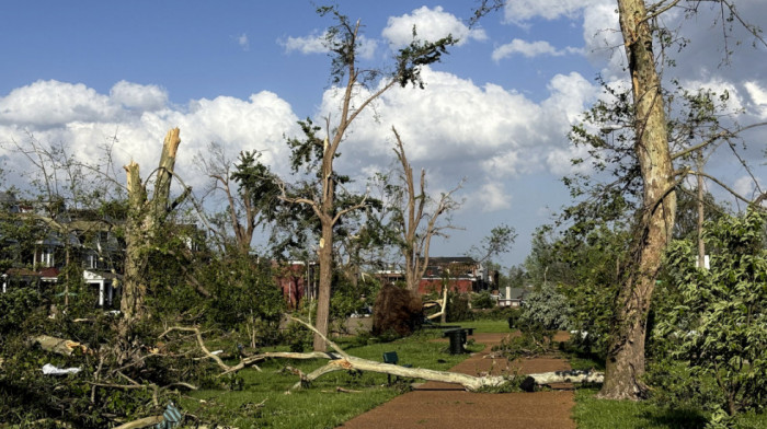 Tornado poharao Kentaki i Misuri: 27 mrtvih, desetine povređenih u kritičnom stanju