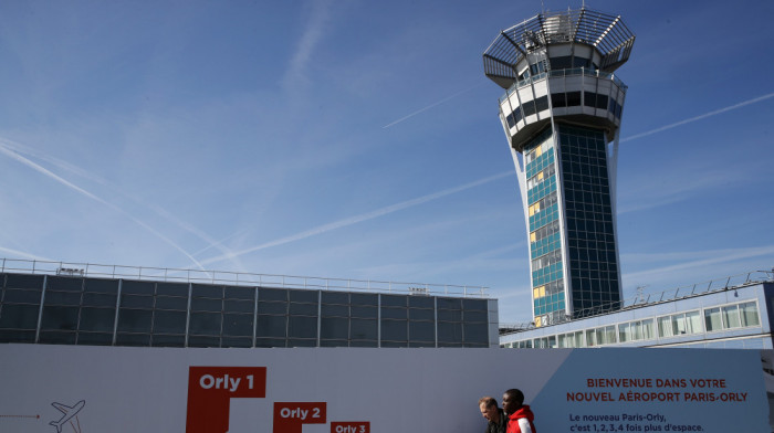 Zbog nevremena u Parizu sa aerodroma Orli otkazano 20 odsto letova