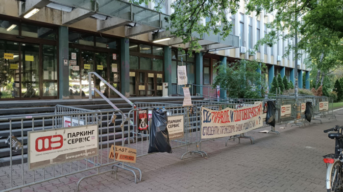 Studenti u blokadi ponovo blokirali zgradu suda u Novom Sadu