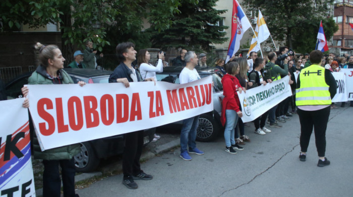 Uprava za izvršenje krivičnih sankcija: Advokat ima stalnu dozvolu da je posećuje M.V; Oglasio se i Petrović