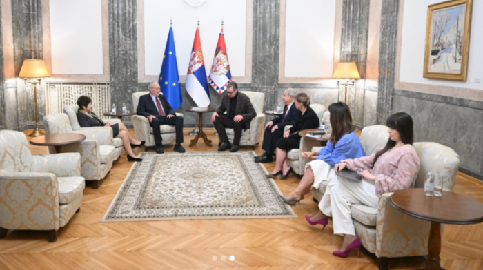 Vučić: Srbija zahvalna na svemu što je Zurof učinio za istinu o stradanju Srba u Jasenovcu