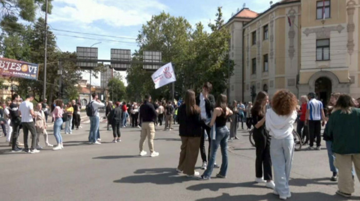 Niški studenti blokirali zgradu Rektorata: Pozivaju rektore, dekane i profesore da ih podrže do ispunjenja zahteva