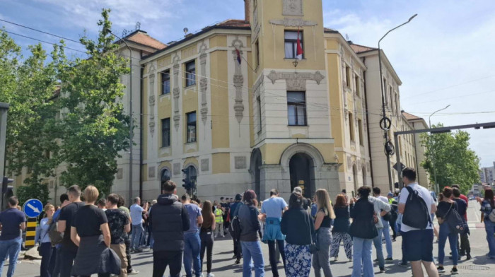 Niški studenti blokirali zgradu Rektorata: Pozivaju rektore, dekane i profesore da ih podrže do ispunjenja zahteva