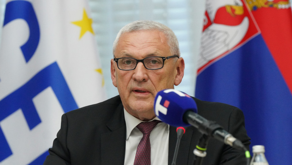 Balint: Dok ubrzano razvijamo AI, ne smemo prestati da unapređujemo sopstvenu