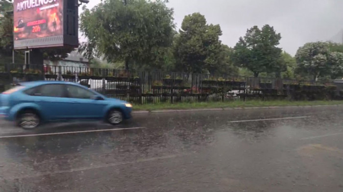 Beograd na udaru nevremena, MUP i RHMZ izdali upozerenje: "Opasnost po bezbednost ljudi i životinja"