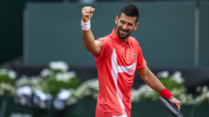 Uspeo je: Novak Đoković u Ženevi diže stotu titulu u karijeri