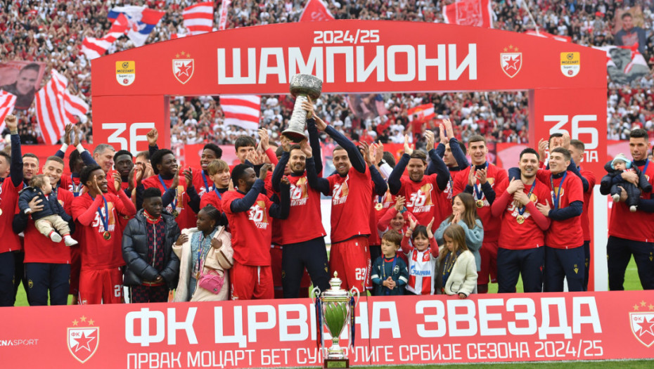 Crvena zvezda podigla trofej prvaka Superlige Srbije