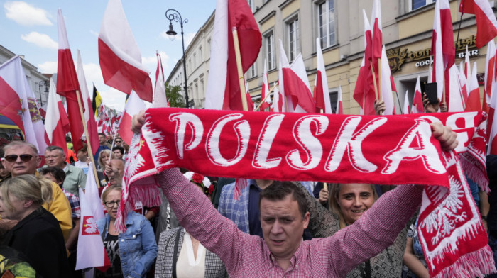 Desetine hiljada Poljaka na skupovima podrške dvojici predsedničkih kandidata