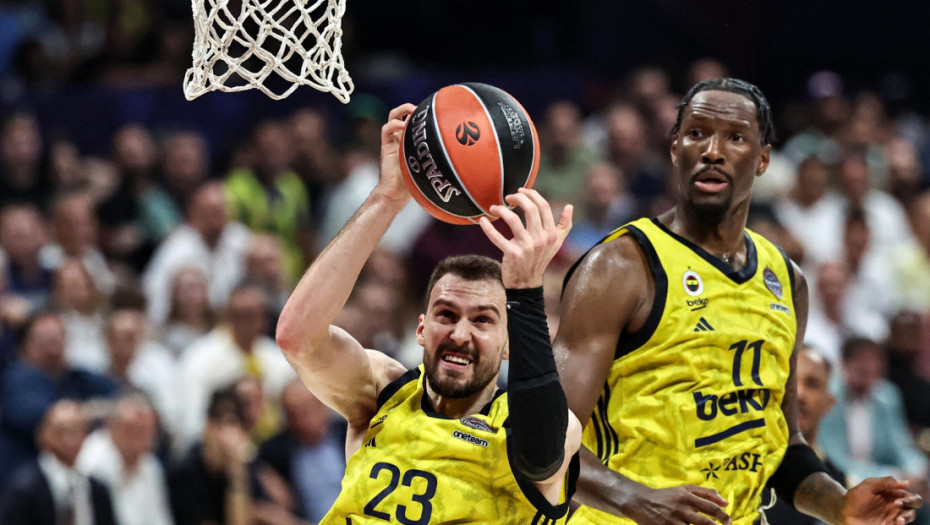 Slavi Istanbul! Fener je na krovu Evrope, Monako ostao bez "gasa"