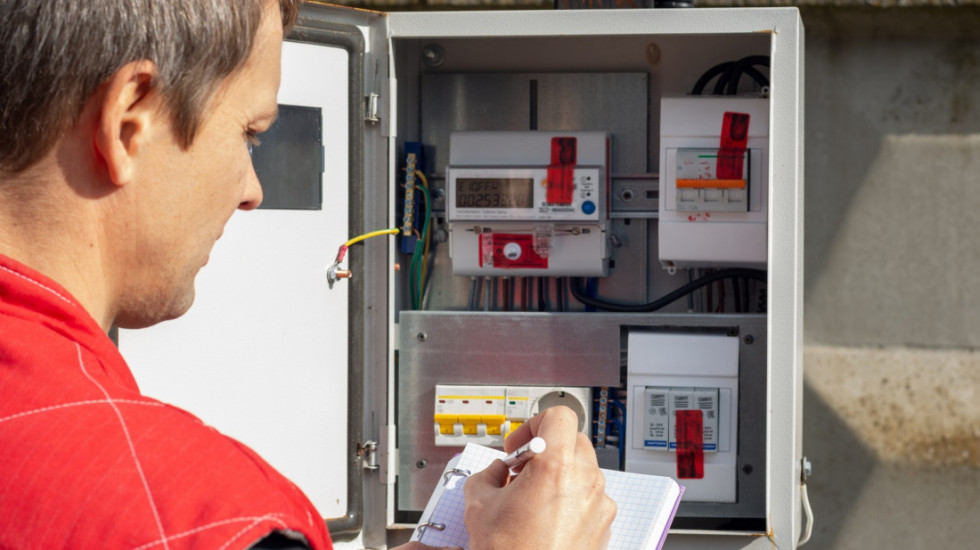 Neki uređaji troše kilovate kad ne rade: Šta su skriveni potrošači električne energije?