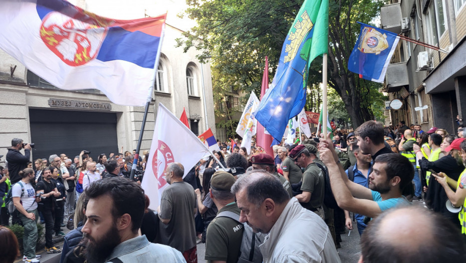 U Beogradu održan protest zbog boravka studenata koji žele da uče u Pionirskom parku