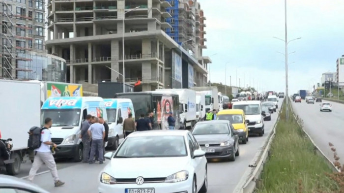 Dvojica radnika Pošte Srbije privedena u severnoj Mitrovici dok su raznosili pošiljke