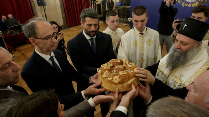 Lomljenjem kolača u Starom dvoru proslavljena gradska slava Spasovdan