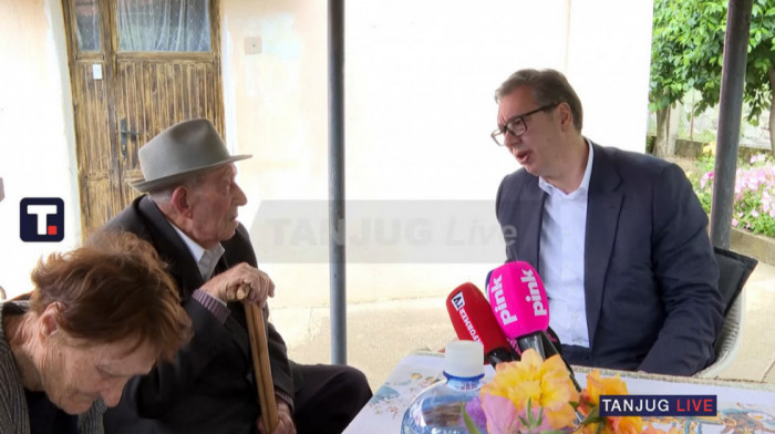 Vučić posetio najstarijeg građanina Zaječara Vukosava Đorđevića