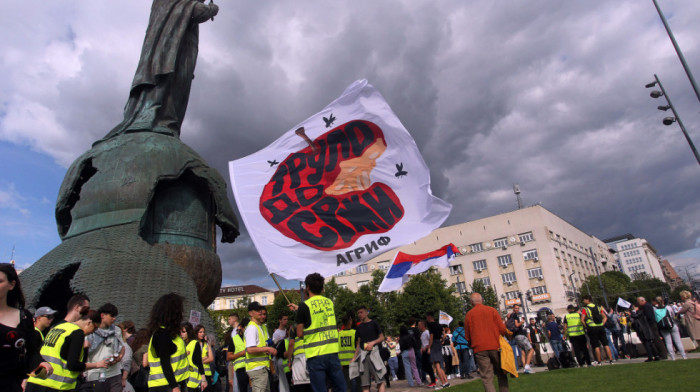 Protest pod nazivom "Hoćemo izbore" u Beogradu: Kolona sa Savskog trga krenula ka Tužilaštvu i Vladi