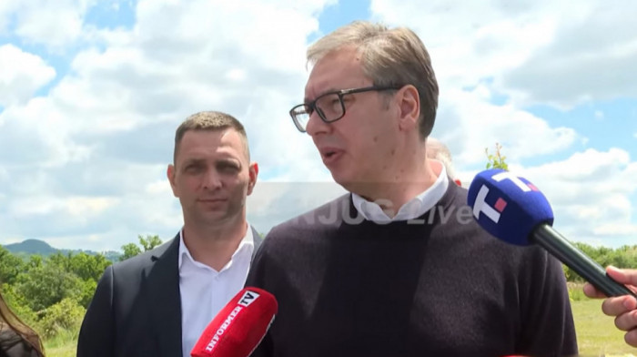 Vučić u poseti domaćinstvu Rstića kod Kosjerića