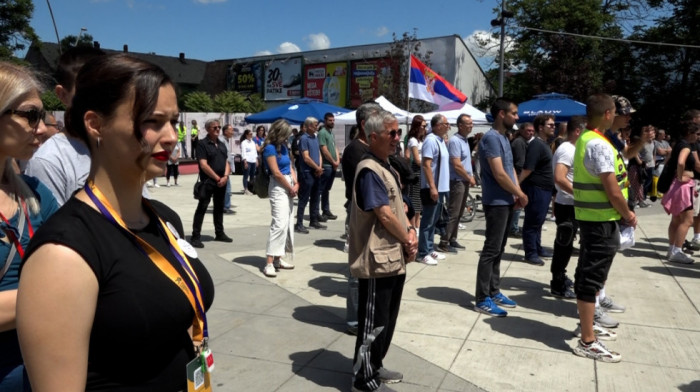 Protest studenata u bloadi "Hoćemo li u Šabac na protest? Hoćemo"