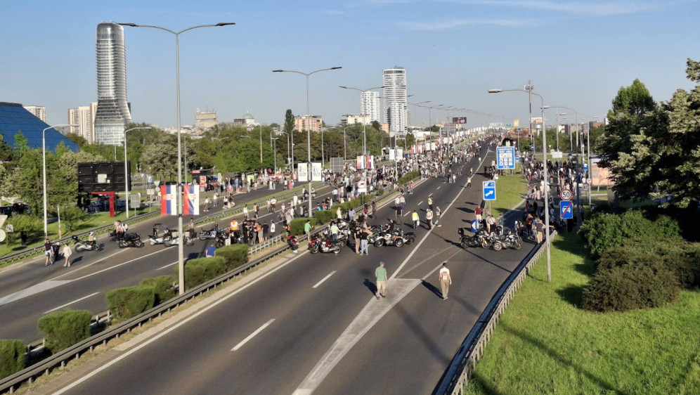Protesti studenata u blokadi u više gradova, oko 21.40 uspostavljen saobraćaj preko Brankovog mosta i Gazele