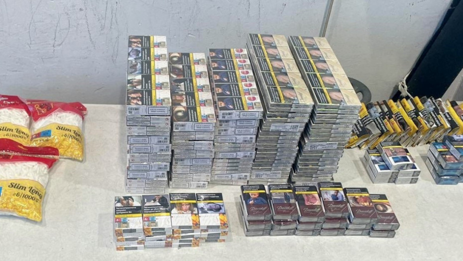 Sprečeno krijumčaranje cigareta i duvana u krovu i sedištima automobila na Horgošu