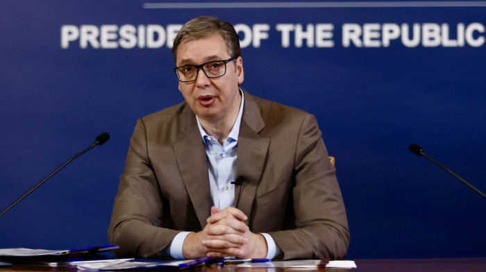 Vanredno obraćanje Vučića: Nikad nisam ni imao, ni koristio Skaj aplikaciju, niti bilo ko iz moje porodice