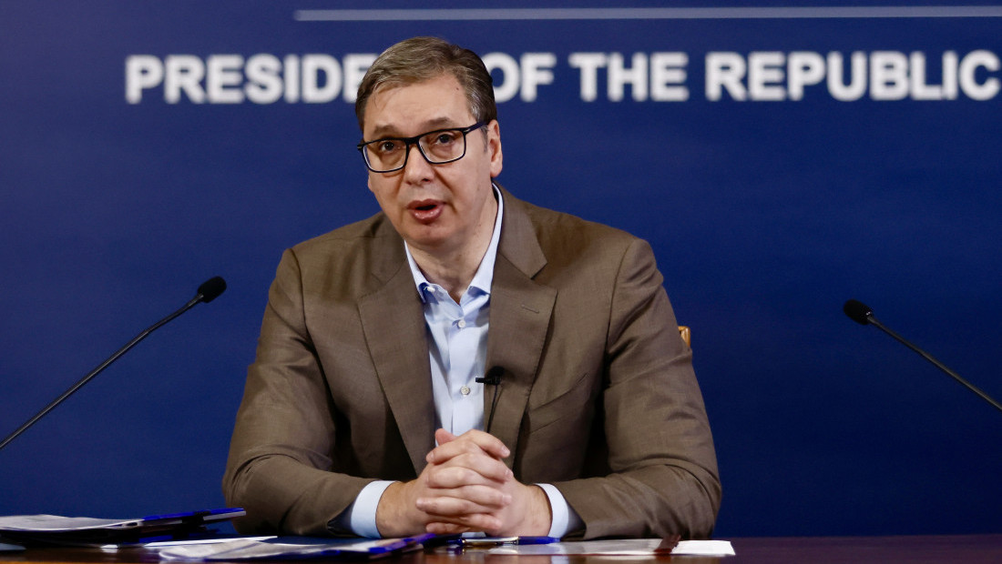 Vanredno obraćanje Vučića: Nikad nisam ni imao, ni koristio Skaj aplikaciju, niti bilo ko iz moje porodice