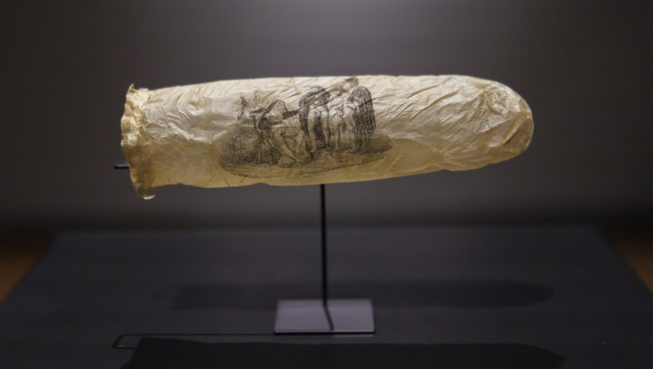 I modni detalj i zaštita: Rajksmuzeum izlaže 200 godina star kondom od ovčijeg creva sa posebnim ukrasom