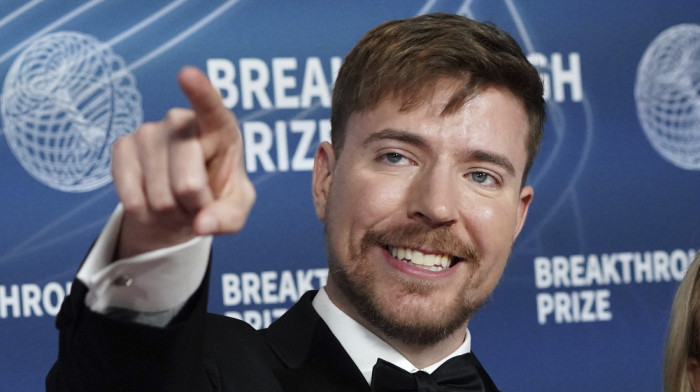 Najpopularniji jutjuber MrBeast pozajmljuje novac od majke za venčanje, iako je "težak" milijardu dolara