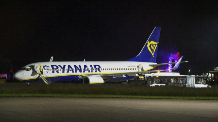 Više povređenih u prinudnom sletanju u Nemačkoj: Nevreme i turbulencije prizemljili avion "Rajanera"