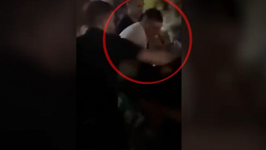 Snimak napada na studente Miloša Pavlovića i Vladimira Balaća u Studentskom parku (VIDEO)